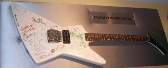 Chicago Hard Rock Cafe House Guitar